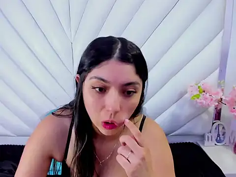 Snapshot of Lucy_Anall_ chatting on 10, 6, 2026 Lucy Anall online show from 10, 6, 2026