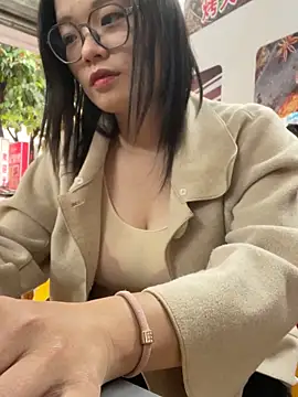 Bella0815 online show from 2, 12, 2025