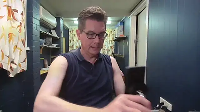 tilobinder online show from 25, 10, 2025