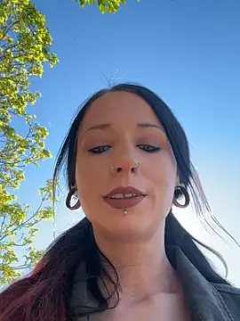 Snapshot of MissMidnightUK chatting on 30, 4, 2026 MissMidnightUK online show from 30, 4, 2026