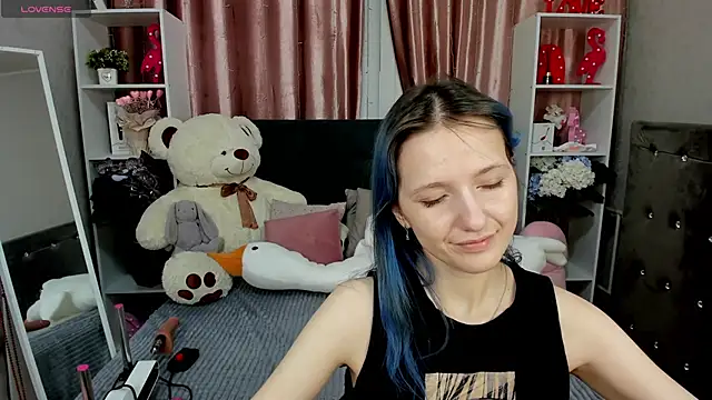 MiaKarlos online show from 27, 2, 2025