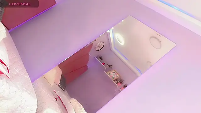 Jadeyourqueen online show from 4, 1, 2025