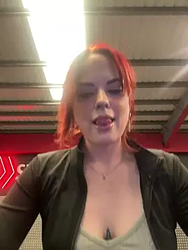 Snapshot of livelovelanaUk chatting on 9, 1, 2025 livelovelanaUk online show from 9, 1, 2025