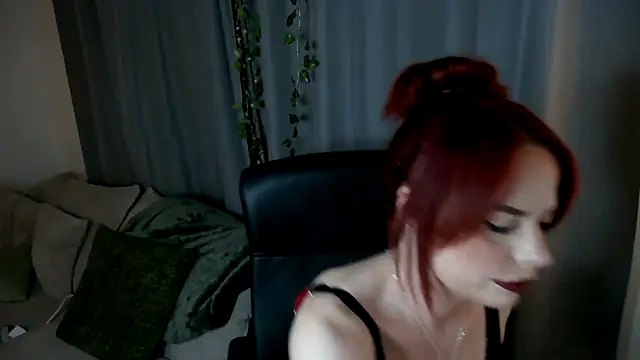 livelovelanaUk online show from 5, 11, 2025