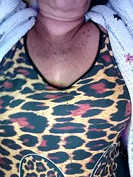 Kasandra Ho online show from 1, 12, 2025