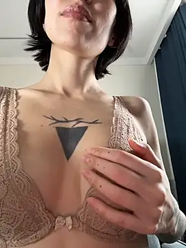 kikidoll online show from 29, 3, 2026