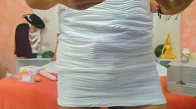 NahomiWhitel online show from 25, 1, 2025