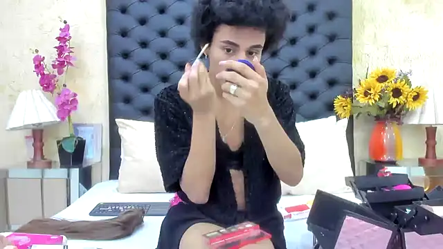 NahomiWhitel online show from 26, 9, 2025