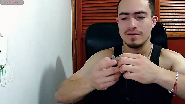 Snapshot of dragon1006 chatting on 19, 5, 2026 dragon1006 online show from 19, 5, 2026