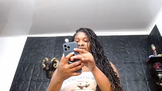 Snapshot of Hanna_Fox_69 chatting on 30, 7, 2026 Hanna Fox 69 online show from 30, 7, 2026