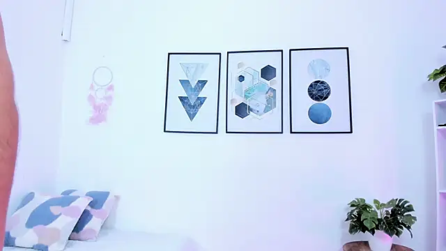 Abriil7 online show from 1, 2, 2025