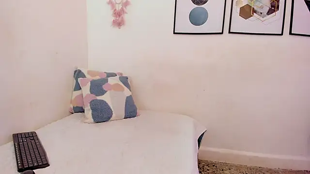 Abriil7 online show from 17, 10, 2025