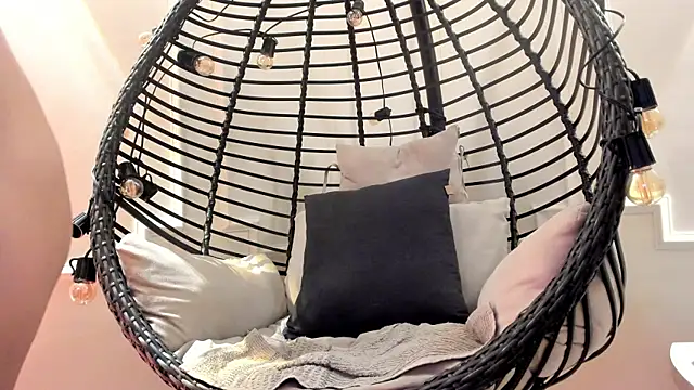 Megga Bluee online show from 16, 1, 2025