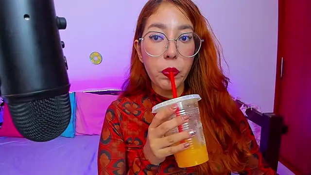 Snapshot of _Moon_Johnson chatting on 14, 9, 2025 Moon Johnson online show from 14, 9, 2025