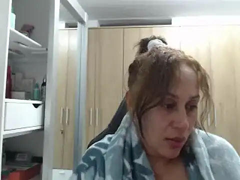Snapshot of RoxanaLove9 chatting on 16, 12, 2024 RoxanaLove9 online show from 16, 12, 2024