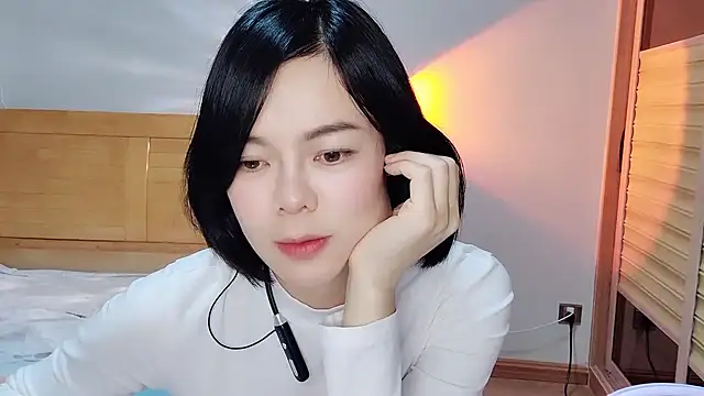 Linda-LL online show from 12, 2, 2025