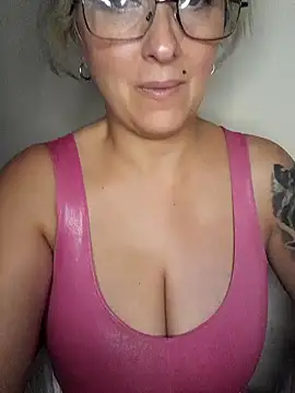 Snapshot of DesireSatler chatting on 20, 12, 2024 DesireSatler online show from 20, 12, 2024
