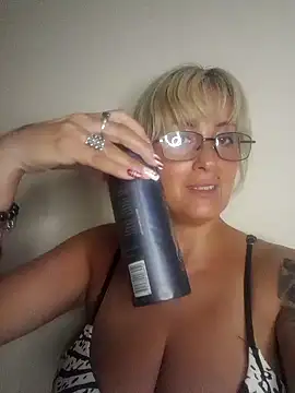 Snapshot of DesireSatler chatting on 27, 12, 2024 DesireSatler online show from 27, 12, 2024