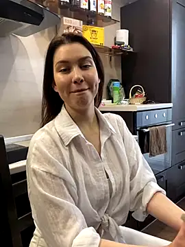 Snapshot of KikiWatson chatting on 2, 12, 2024 KikiWatson online show from 2, 12, 2024