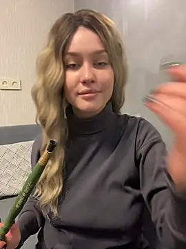 Snapshot of KikiWatson chatting on 15, 12, 2024 KikiWatson online show from 15, 12, 2024