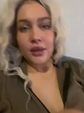 Snapshot of KikiWatson chatting on 18, 1, 2025 KikiWatson online show from 18, 1, 2025