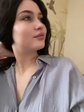 Snapshot of KikiWatson chatting on 24, 2, 2025 KikiWatson online show from 24, 2, 2025