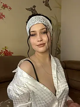 Snapshot of KikiWatson chatting on 2, 3, 2025 KikiWatson online show from 2, 3, 2025