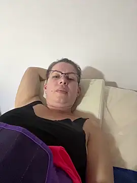 Snapshot of uber_babe chatting on 18, 12, 2024 uber babe online show from 18, 12, 2024