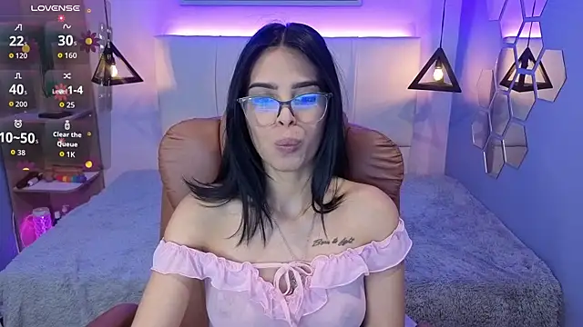 AlessiaVal  online show from 13, 10, 2025