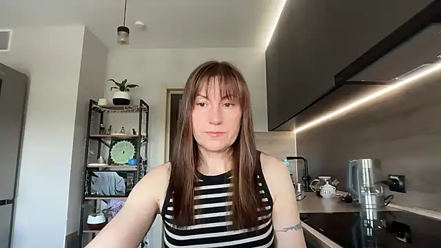 Snapshot of jainesummer chatting on 18, 5, 2026 jainesummer online show from 18, 5, 2026