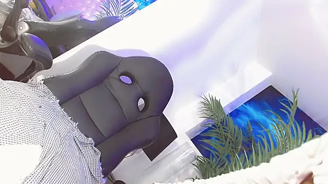 Jadee Ariell online show from 6, 1, 2025