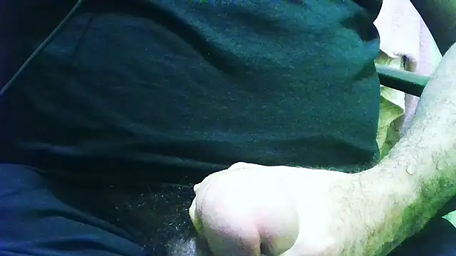 loganwolverine02 online show from 19, 5, 2026