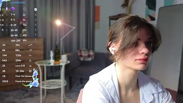 MimiLoll online show from 3, 3, 2025