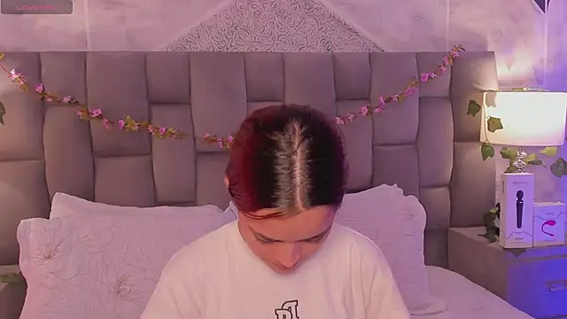 HannaRhodes online show from 25, 2, 2025