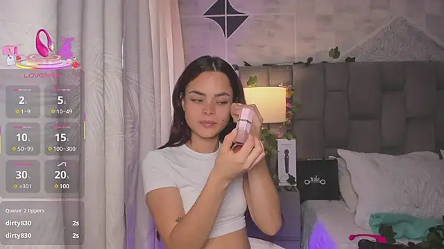 HannaRhodes online show from 8, 3, 2025