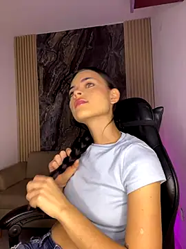 HannaRhodes online show from 23, 9, 2025