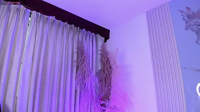 HannaRhodes online show from 16, 4, 2026