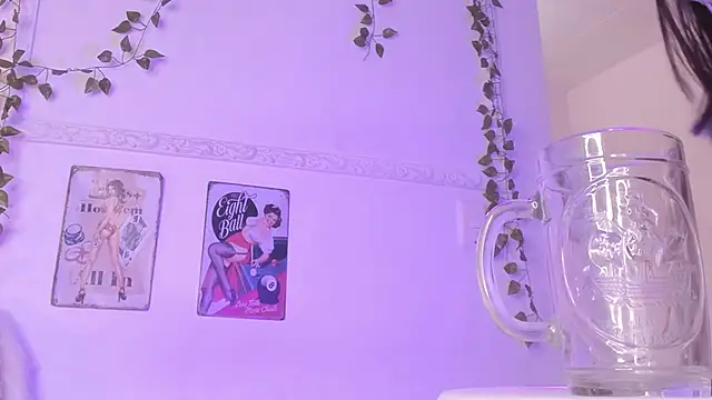 Snapshot of Luna-Chann chatting on 27, 9, 2025 Luna-Chann online show from 27, 9, 2025