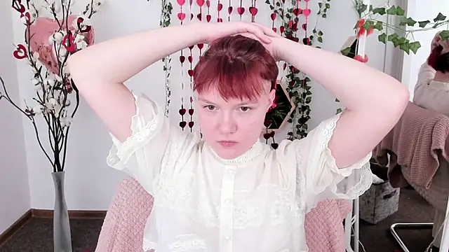 DreamyLuna online show from 2, 2, 2025