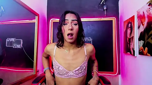 Isabella stanford2 online show from 7, 11, 2025