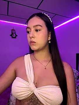 Snapshot of kanne_mia chatting on 15, 10, 2025 kanne mia online show from 15, 10, 2025
