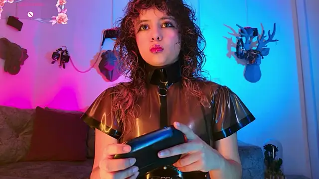 Snapshot of Sweet_Chaos chatting on 8, 5, 2026 Sweet Chaos online show from 8, 5, 2026