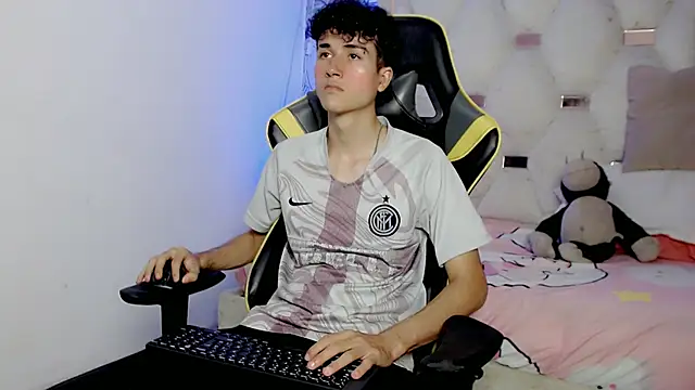 johnny cagee online show from 28, 11, 2025