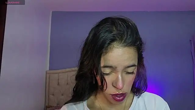 Snapshot of stephania_t chatting on 6, 5, 2026 stephania t online show from 6, 5, 2026
