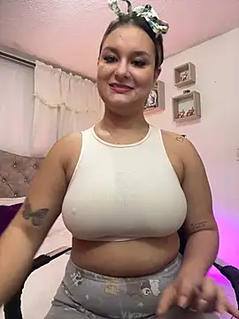 Snapshot of valeria_gomezx chatting on 7, 3, 2025 valeria gomezx online show from 7, 3, 2025
