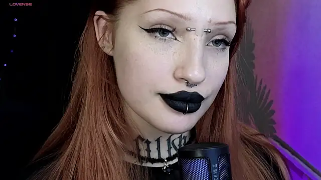 Snapshot of violetviolator chatting on 7, 2, 2025 violetviolator online show from 7, 2, 2025