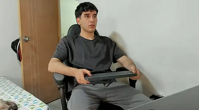 leo030809 online show from 2, 12, 2024