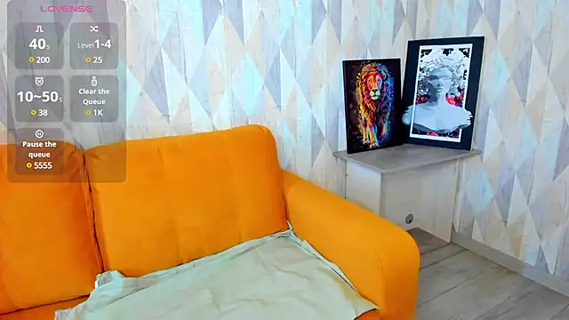 Michelle Blond online show from 4, 2, 2025