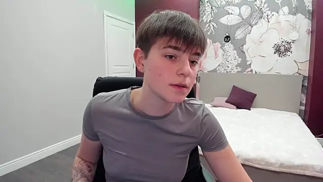 EmiliaYours online show from 21, 10, 2025