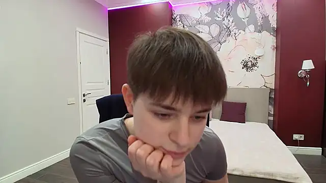 EmiliaYours online show from 13, 3, 2026